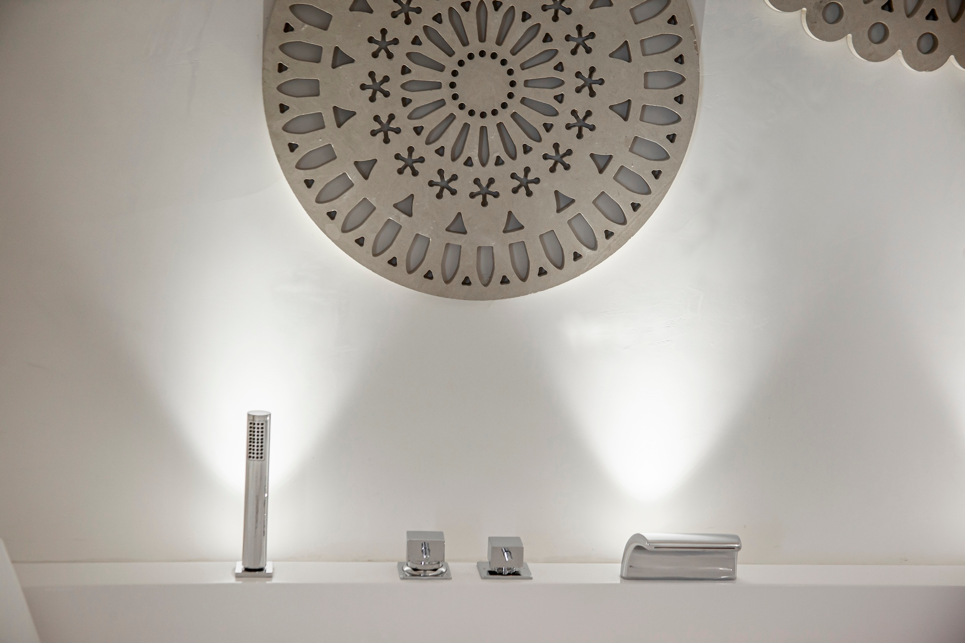 arredo camera suite di lusso contract Masseria Longa di Otranto a Lecce realizzato dal Gruppo Rodi